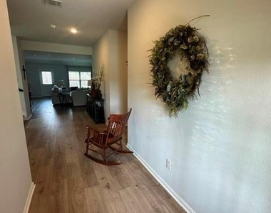 516 Hickory Ridge - Photo Thumbnail 1