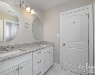 108 Pine Bluff Court - Photo Thumbnail 7