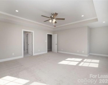 108 Pine Bluff Court - Photo Thumbnail 2