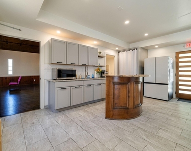 3024 Conklin Street - Photo Thumbnail 20