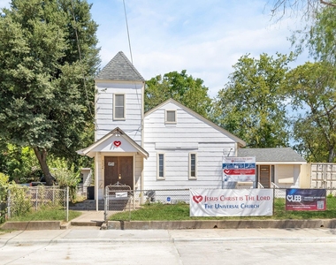 3024 Conklin Street - Photo Thumbnail 2