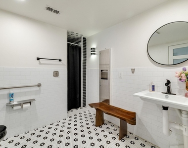 3024 Conklin Street - Photo Thumbnail 28