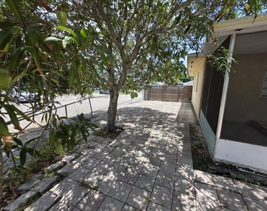978 Sumter Road W - Photo Thumbnail 4