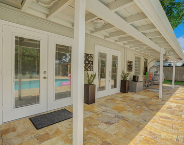 166 Old Country Road S - Photo Thumbnail 35