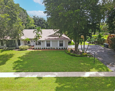 166 Old Country Road S - Photo Thumbnail 45