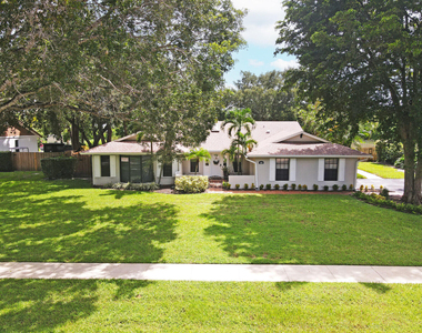 166 Old Country Road S - Photo Thumbnail 53