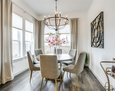 100 Claire Drive - Photo Thumbnail 9