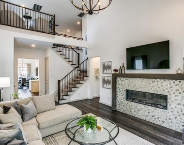 100 Claire Drive - Photo Thumbnail 3