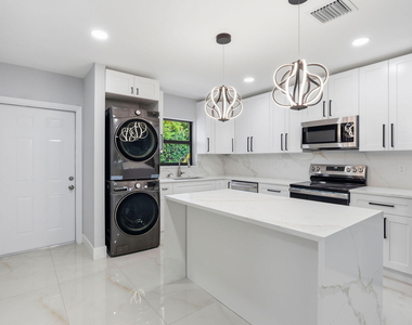 2999 Ne 2nd Avenue - Photo Thumbnail 8
