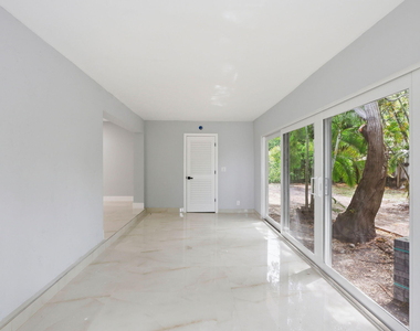 2999 Ne 2nd Avenue - Photo Thumbnail 2