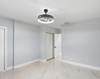 2999 Ne 2nd Avenue - Photo Thumbnail 14