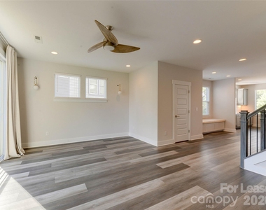606 W End Drive - Photo Thumbnail 12