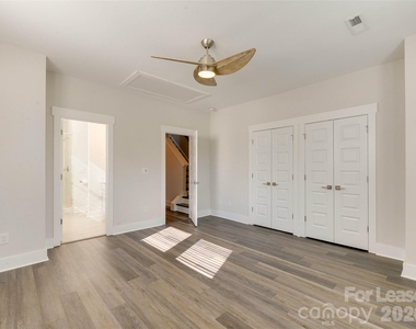 606 W End Drive - Photo Thumbnail 27