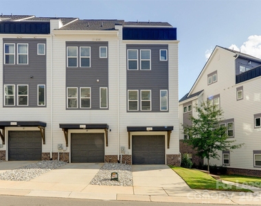 606 W End Drive - Photo Thumbnail 46