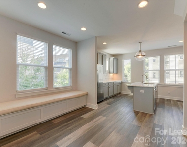 606 W End Drive - Photo Thumbnail 15