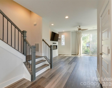 606 W End Drive - Photo Thumbnail 8