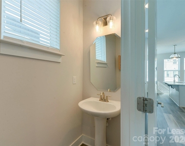 606 W End Drive - Photo Thumbnail 24