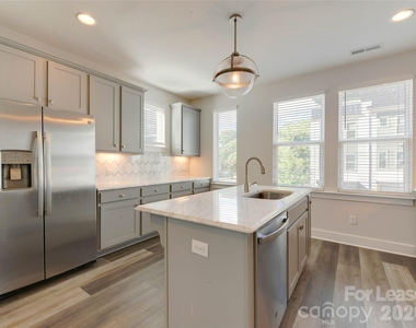 606 W End Drive - Photo Thumbnail 17
