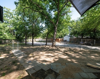 300 Emma Street - Photo Thumbnail 5