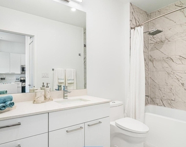 2121 Broward Avenue - Photo Thumbnail 7