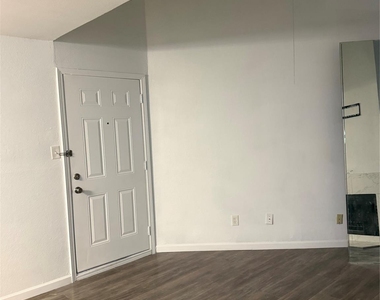 9805 Walnut Street - Photo Thumbnail 11