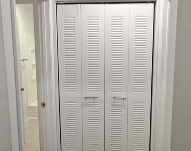 2248 Sw 80th Terrace - Photo Thumbnail 8