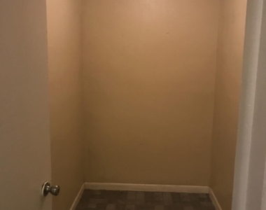 827 Nw 10th Terrace - Photo Thumbnail 4