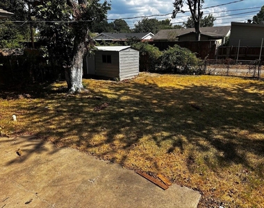 202 E Carolyn Drive - Photo Thumbnail 15