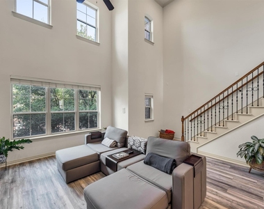 8249 Short Street - Photo Thumbnail 18