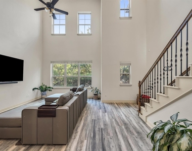 8249 Short Street - Photo Thumbnail 17