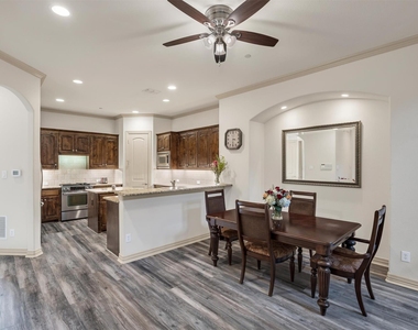8249 Short Street - Photo Thumbnail 9