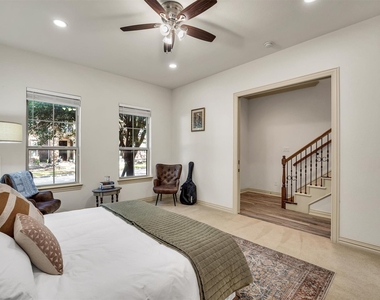 8249 Short Street - Photo Thumbnail 4