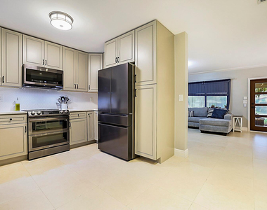 1701 Sw 32nd Court - Photo Thumbnail 1