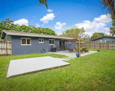 1701 Sw 32nd Court - Photo Thumbnail 22