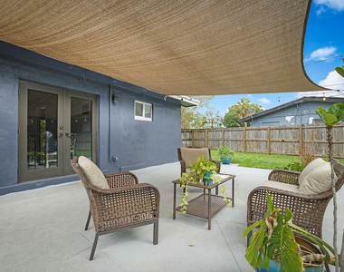 1701 Sw 32nd Court - Photo Thumbnail 11