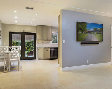 1701 Sw 32nd Court - Photo Thumbnail 16