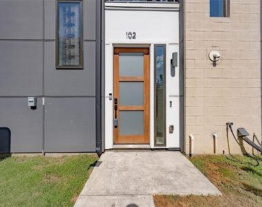 145 N Henderson Avenue - Photo Thumbnail 1