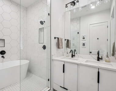 145 N Henderson Avenue - Photo Thumbnail 24