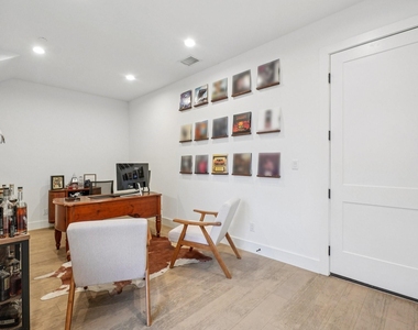 145 N Henderson Avenue - Photo Thumbnail 17