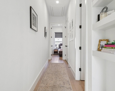 145 N Henderson Avenue - Photo Thumbnail 18