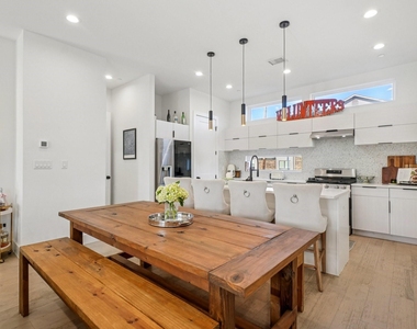 145 N Henderson Avenue - Photo Thumbnail 9