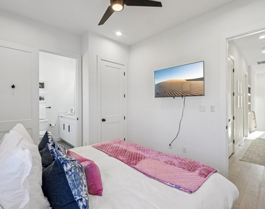 145 N Henderson Avenue - Photo Thumbnail 29