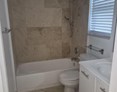 1200 Ne 5th Terrace - Photo Thumbnail 3