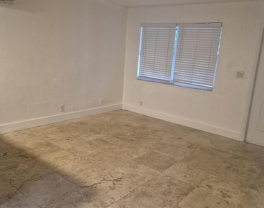 1200 Ne 5th Terrace - Photo Thumbnail 5