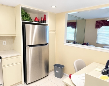 3305 Aruba Way - Photo Thumbnail 6