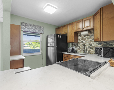 7797 Golf Cir Drive - Photo Thumbnail 6