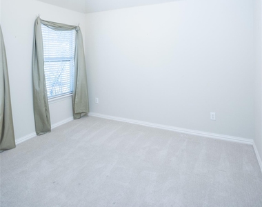 742 Yellowstone Drive - Photo Thumbnail 17