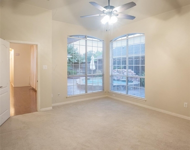742 Yellowstone Drive - Photo Thumbnail 12
