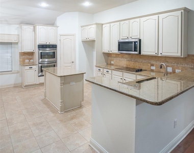 742 Yellowstone Drive - Photo Thumbnail 7