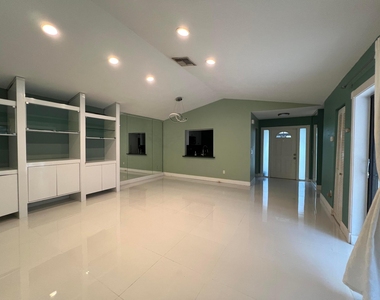 8951 Sw 19th Street - Photo Thumbnail 3